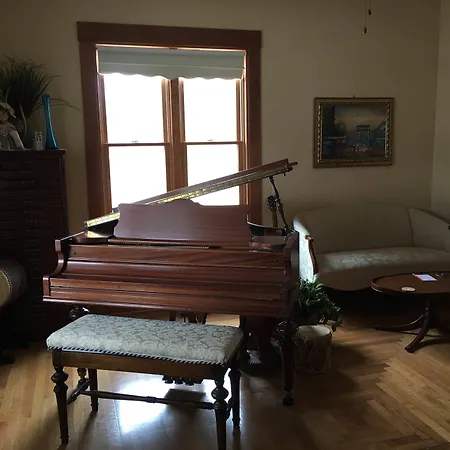 Attwood House Bed And Breakfast Near Manhattan, Ks-3