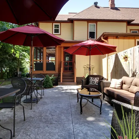 Twin Oaks Inn-3