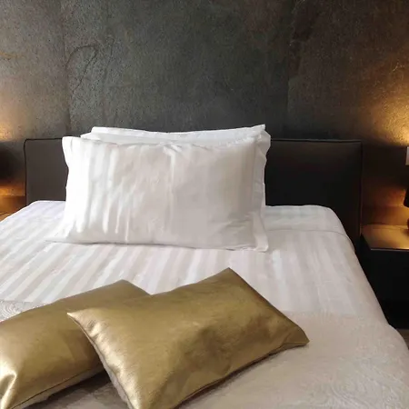 Ginevra Rooms-3