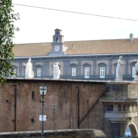 Relais Piazza Del Plebiscito B&B-2