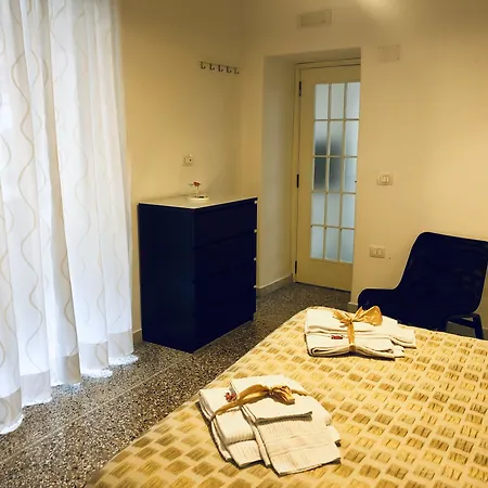 Relais Piazza Del Plebiscito B&B-3