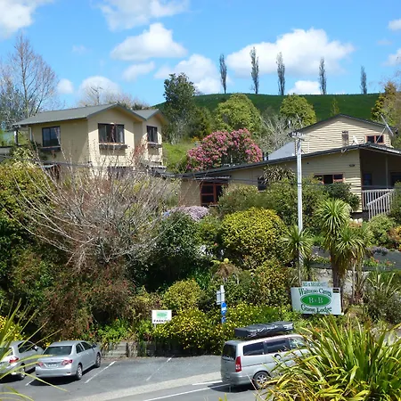 Waitomo Caves Guest Lodge-3