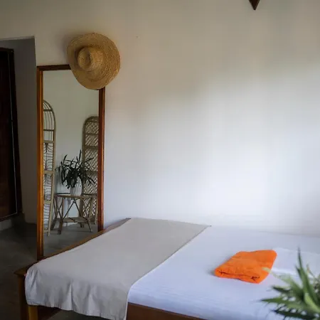 7Bd Surf House-3