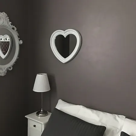 051 Room & Breakfast-3