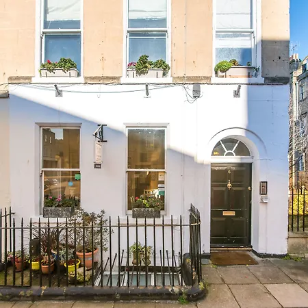 The Henry Guest House-2
