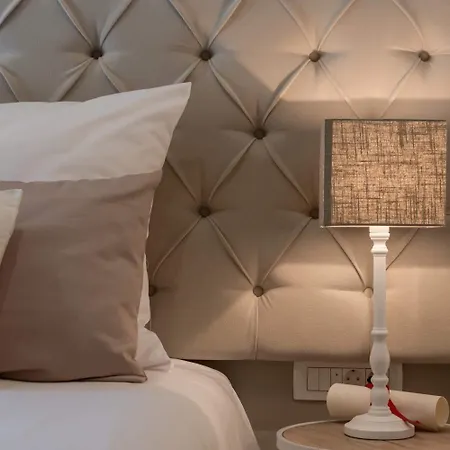 Jupiter Lux Rooms-3