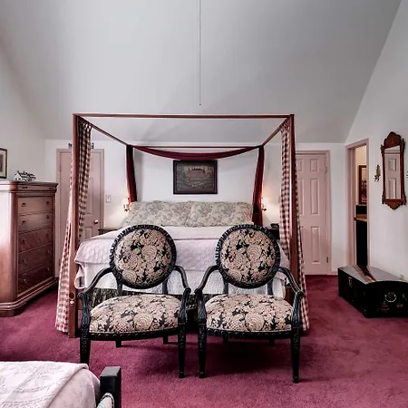 Aldrich House Bed & Breakfast-2