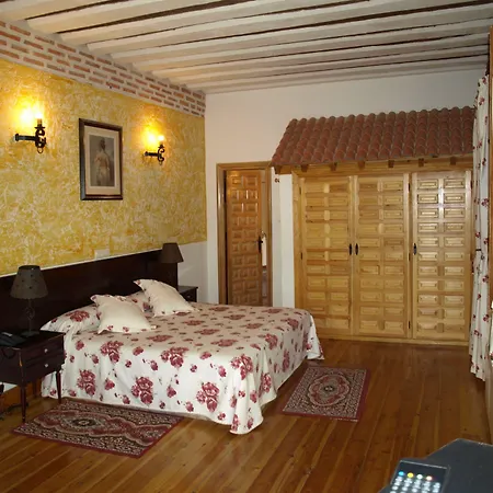 Gran Posada La Mesnada-3