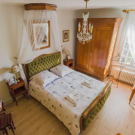 La Petite Maison près de l'Eglise-2