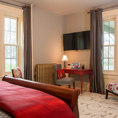 Gothic Eves Inn And Spa Bed And Breakfast-3