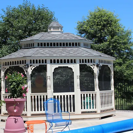 Carriage Stop Bed & Breakfast-3