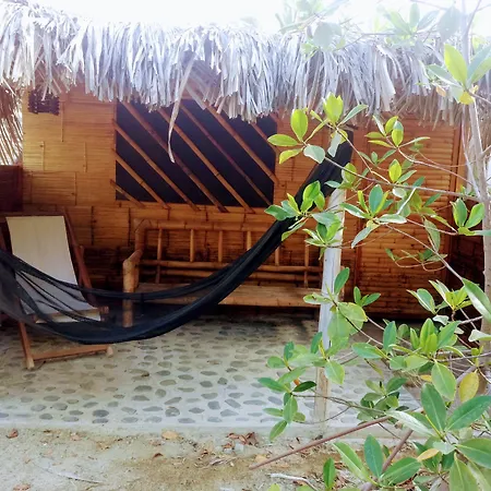 Guacamayo Rooms & Bungalows-3