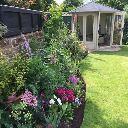Copperfields Guest House-2