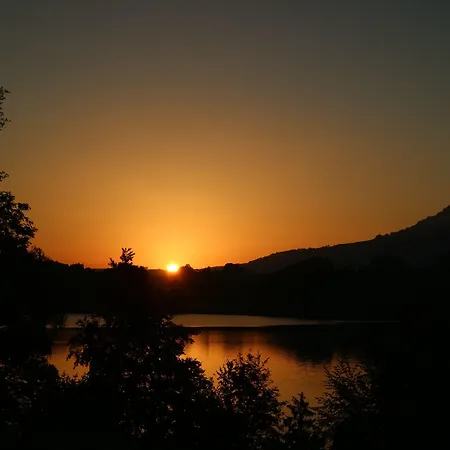 Lake Villa Lotus-2