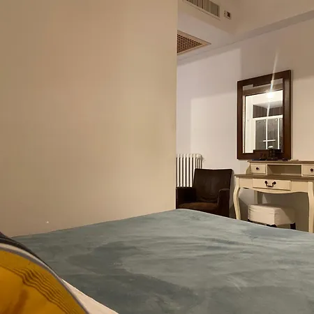 Room Of Arts-2