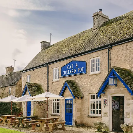 Cat And Custard Pot Inn-3