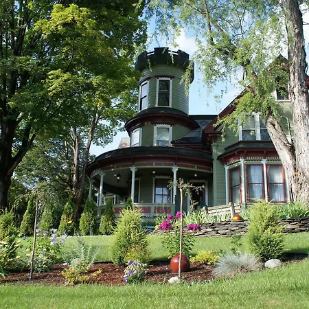 Maplecroft Bed & Breakfast-2