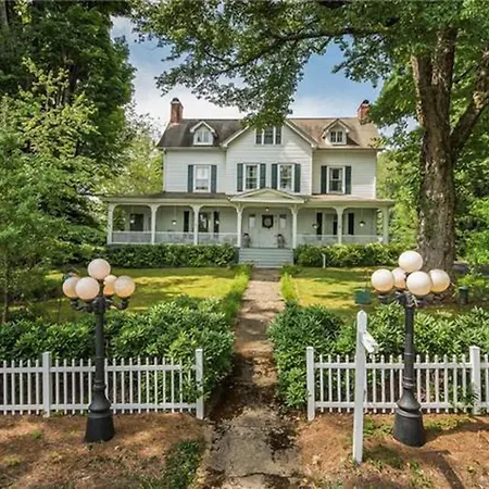 Love Lane Bed & Breakfast-2
