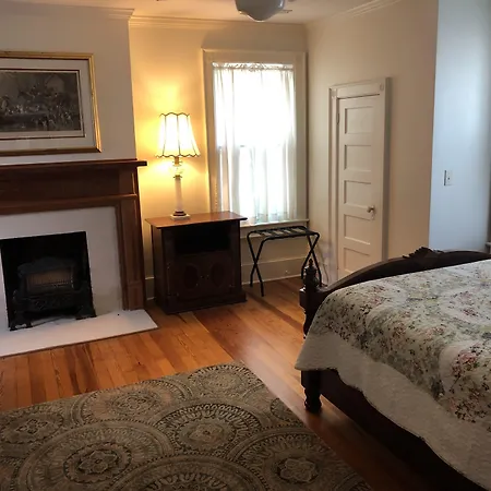 Love Lane Bed & Breakfast-3