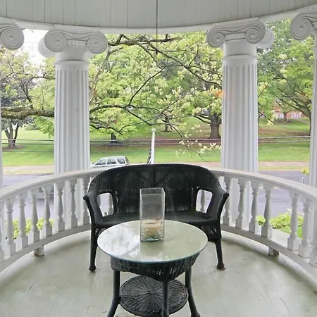 Double Oaks Bed & Breakfast-2