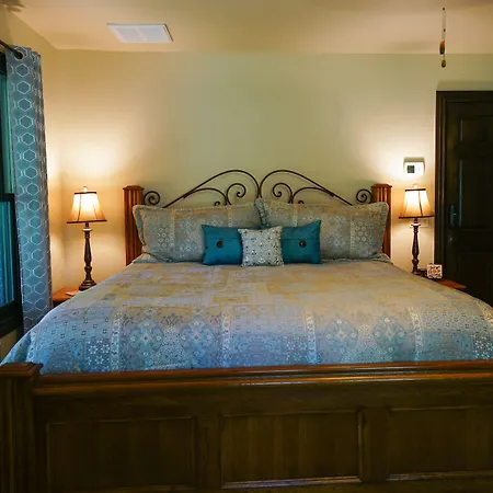 Hidden Meadows Bed And Breakfast-3