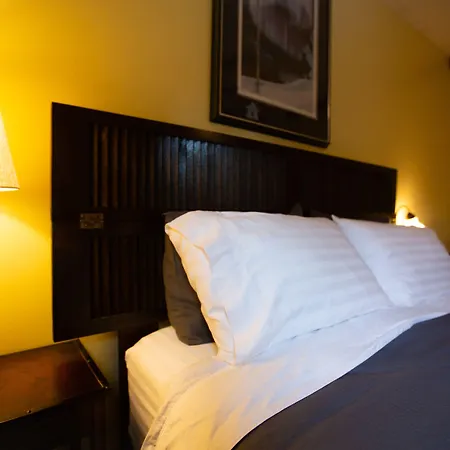 Alpenrose Revelstoke Bed & Breakfast-3