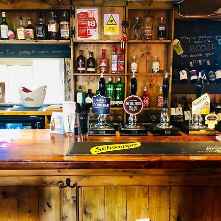 The Hollybush Inn And B&B-2