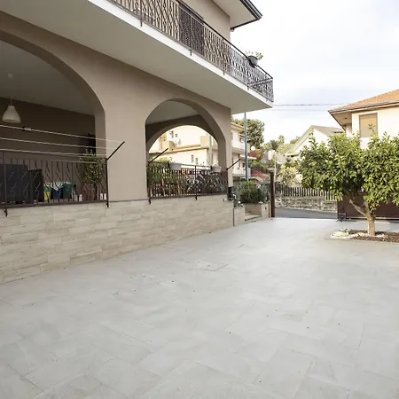 B&B Lavika Pedara-2