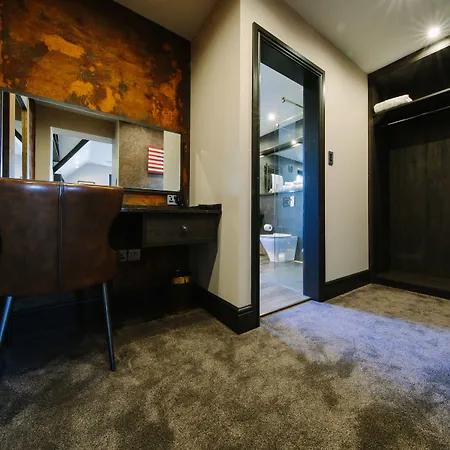 Absoluxe Suites-2