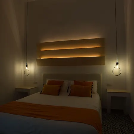 Cameo B&B-3