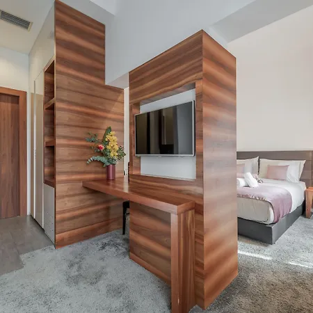 Starlight Luxury Suites-2