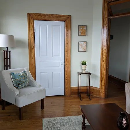 Stonewater Manor B&B-2