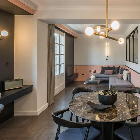 72 Ad Urban Comfort Suites-3