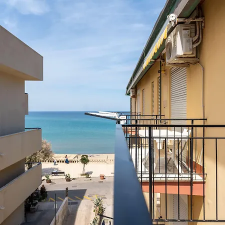 B&B Le Suites di Costanza-2