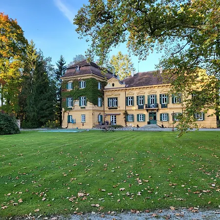 Palais Kneissl-2