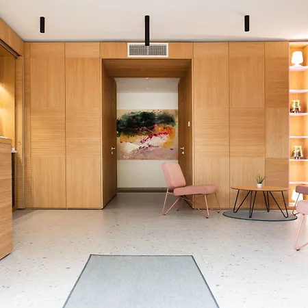Lisetta Gardens Boutique & Suites-2