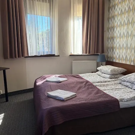 B & B Tomula-3