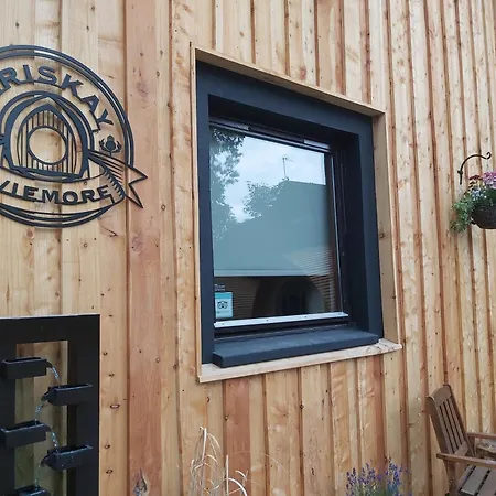 Eriskay Guest House And Aviemore Glamping-3
