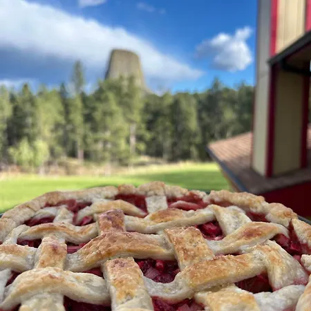 Devils Tower Lodge Bed & Breakfast-2