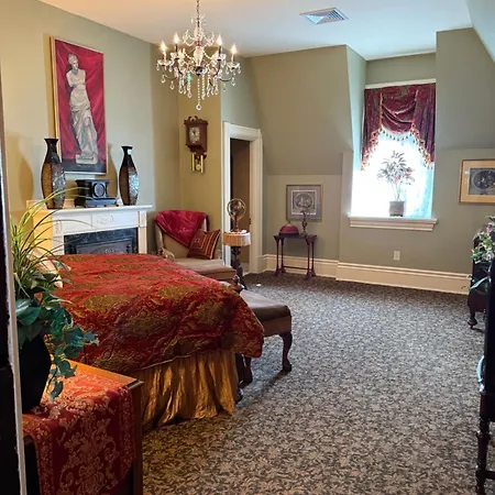 The Stegmaier Mansion Guest House-3