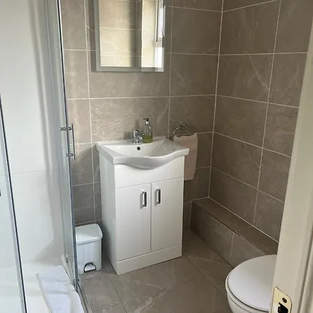 Heeneys Lodge B&B-2
