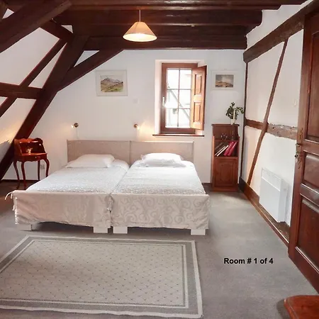 ADRIHOF à Riquewihr, Cour de l'Abbaye d'Autrey-2