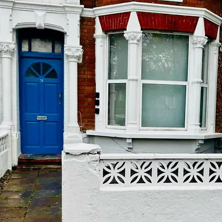 Tottenham City Stays, Opposite Seven Sisters Train Station-3
