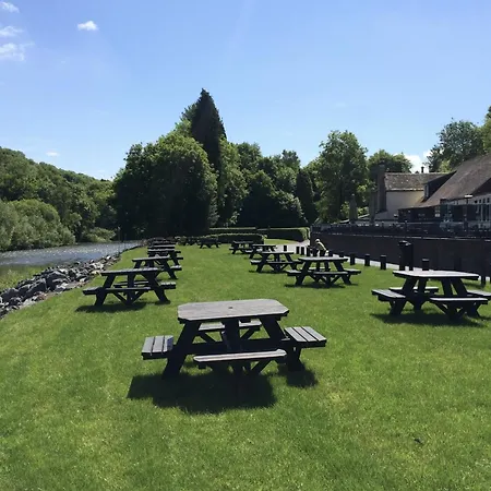 Half Moon Jackfield-2