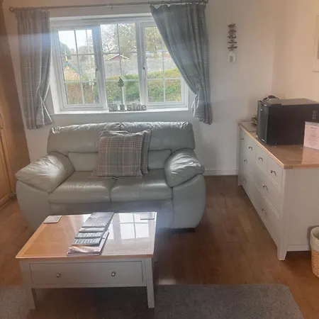 Downsfield Bed And Breakfast-3