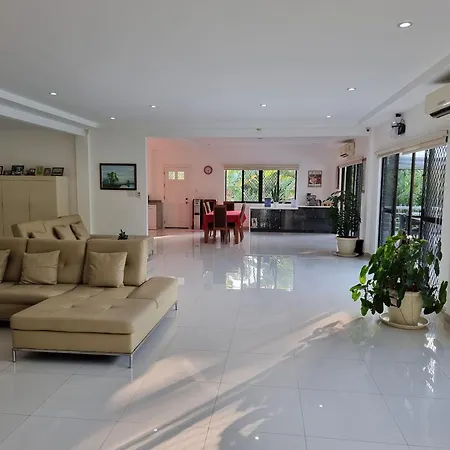 Bohol White House Bed & Breakfast-2