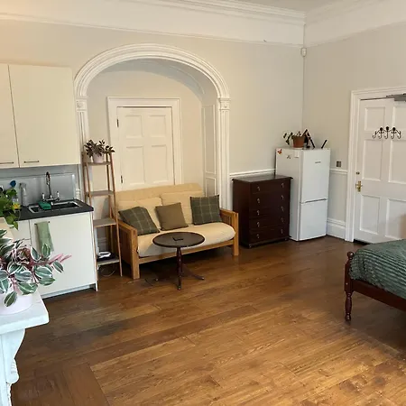 3 Berkeley Square Guesthouse-2