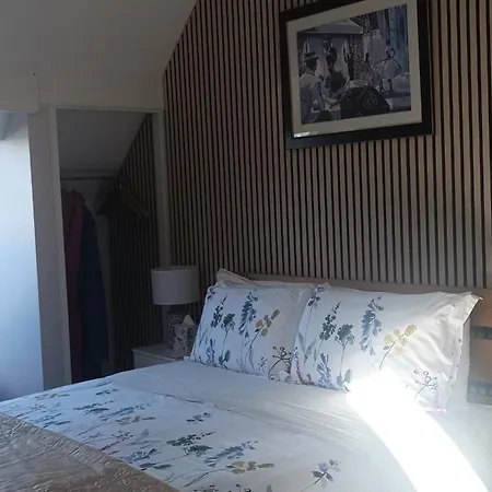 Twin Oaks Bed & Breakfast-3