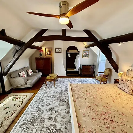 Sans Souci Bed And Breakfast With Luxe Heated Pool-3