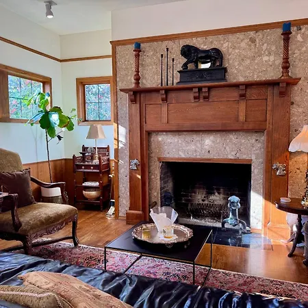 Cecil Bacon Manor-3